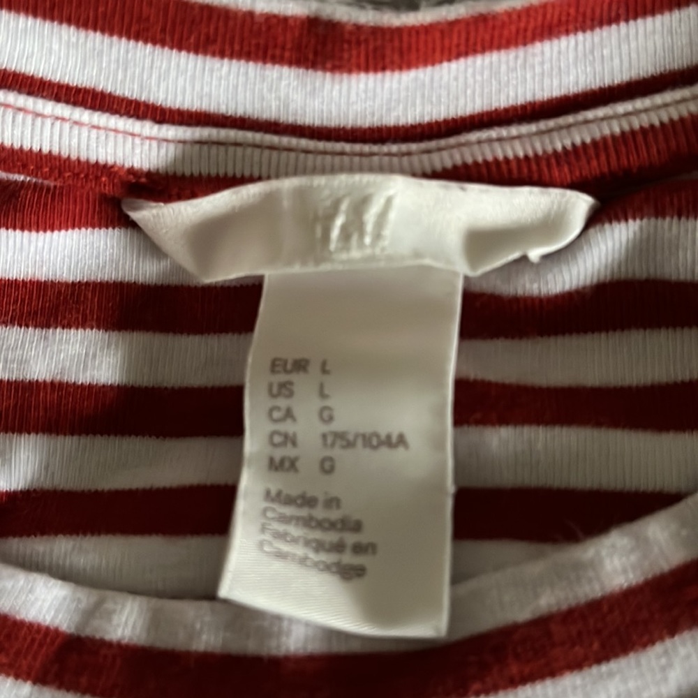 H&M ruffle sleeve shirt - Picture 5 of 5